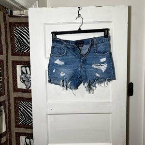 Comfy lightwash true denim Aeropostale 90s high rise cut off distressed shorts